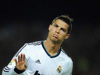 Ronaldo lại khiến Real đau đầu