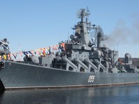 Xem tuần dương hạm Moskva phóng 'mưa' tên lửa trên biển