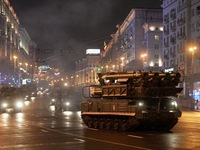 Siêu vũ khí Nga ‘chen chân’ trên Quảng trường Đỏ
