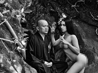 Thái Nhã Vân: Từ sexy đến "nude vì thiền"