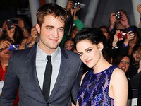  Robert Pattinson lại lai vãng nhà tình cũ 