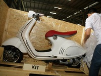 Giá ngất ngưởng, Vespa 946 vẫn được dân chơi Sài Gòn đặt mua