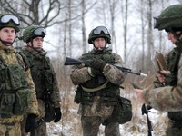 Quân trang tối tân, lính Nga có thể thành siêu chiến binh?