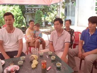 Đắng cay “nghề” múa lửa mua vui bán kẹo kéo ở Sài Gòn