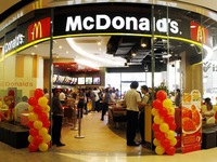 Nhượng quyền kiểu McDonald's