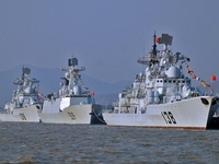 Báo Trung Quốc đòi biến tàu sân bay Nhật Bản thành… ‘tàu ngầm’
