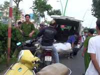 Phát hiện xác chết trôi sông mặc đồ dân tộc tại Hà Nội