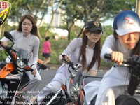 Lộ diện 3 nữ sinh mặc áo dài cưỡi môtô 'phi như bay