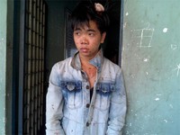 Nghệ An: Bị bắt vì lấy đá "chọi" vào xe khách đang chạy