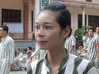 Hà Nội: Táo tợn cầm dao vào quán game cướp iphone
