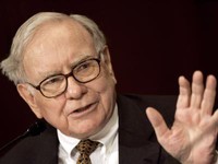 Nữ trợ lý xinh đẹp của tỷ phú Warren Buffett là người như thế nào?