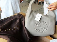 Hàng hiệu Gucci, Lacoste chỉ vài nghìn đồng