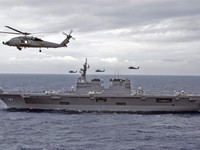 MV-22 Osprey lần đầu hạ cánh xuống tàu chở trực thăng của Nhật