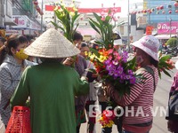 Bị ném lại tiền bo vào mặt, khách Pháp choáng váng