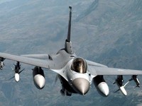 'Siêu ong bắp cày' F/A-18F của Mỹ 'gãy cánh' trên biển Ả Rập