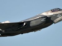 F-35B phải cầu cứu máy bay Harrier của Anh