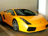 Siêu xe Lamborghini và Rolls Royce 1,6 triệu USD “đọ độ bền”