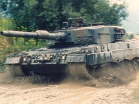 'Áo giáp' bảo vệ tăng T-72 trước đạn pháo, tên lửa