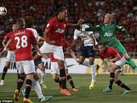 Quyết không đàm phán hợp đồng với Rooney, Man United chơi trò gì?