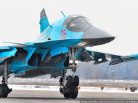 Hình ảnh lắp ráp ’thú mỏ vịt’ Su-34