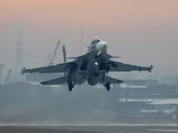 Super Sukhoi Ấn Độ hay Su-35 Trung Quốc 'khủng' hơn? 