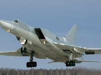 Máy bay ném bom Nga sẽ nhận lệnh bằng... SMS