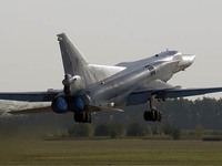 Mỹ điều F-22 đánh chặn oanh tạc cơ chiến lược Tu-95 của Nga