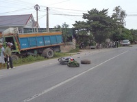 Bình Dương: Hãi hùng 'đấu vật' bỏ sổ tiêm chủng cho con