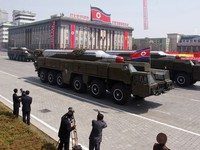 Hàn lắp hàng chục tên lửa sau động thái của Triều Tiên