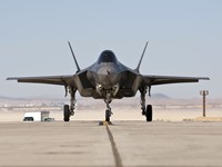 Lầu Năm Góc mua 71 tàng hình cơ F-35 với giá 