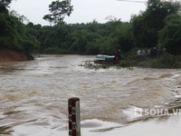 Tìm thấy thi thể học sinh lớp 12 lao xuống dòng nước cứu người