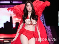 Á hậu Linh Chi giành giải trang phục đẹp nhất