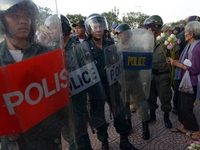 Lãnh tụ đối lập Campuchia bất ngờ tuyên bố chấm dứt biểu tình