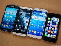 iPhone 5, Galaxy S4 và HTC One: "Mèo nào cắn mỉu nào"