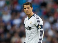 Đưa gái lên giường "mây mưa", Cris Ronaldo sắp bị "đá"