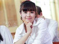 Mẹ Bùi Anh Tuấn nói gì về nghi án 'đập đá' của con trai?