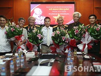 Thầy giáo Lịch sử vượt 300 cây số mừng tuổi 103 của đại tướng Võ Nguyên Giáp