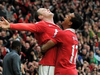Mượn PSG, Rooney giục Man United đàm phán hợp đồng
