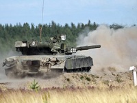 Nga "chế" tăng T-80 thành xe chữa cháy
