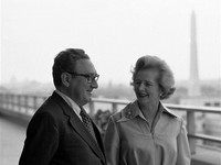 Cháu nội ‘hotboy’ của ‘Người đàn bà thép’ Margaret Thatcher