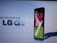 Cận cảnh Galaxy S4 LTE-A màu đỏ tía tại Việt Nam