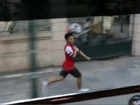 Video Hot trong tuần: Khủng long tấn công người ở Nhật