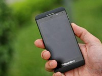 Cận cảnh Blackberry Z10 - &apos;Hot phone 2014