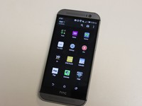 Vừa ra mắt, HTC One M8 bị tra tấn không thương tiếc