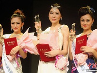 Tân hoa hậu Hoàn vũ Philippines bị chê già và xấu
