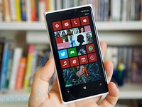 Bị xe tải cán, Lumia 920 vẫn hoạt động