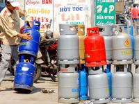 Giá gas giảm 24.000 đồng/bình 12kg