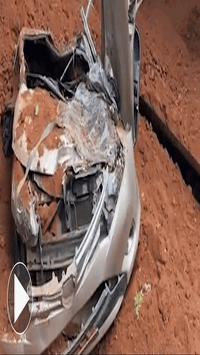 Hiện trường đau lòng vụ xe máy và ô tô con bị vùi lấp khiến 2 phụ nữ tử vong