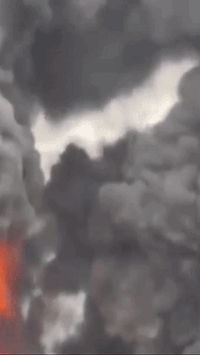 Hiện trường vụ cháy nhà xưởng ở Hưng Yên, cột khói đen cao hàng chục mét