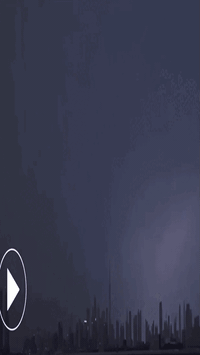 Khoảnh khắc sét đánh thẳng vào toà nhà cao nhất thế giới: Cảnh tượng như ngày "tận thế" ở Dubai